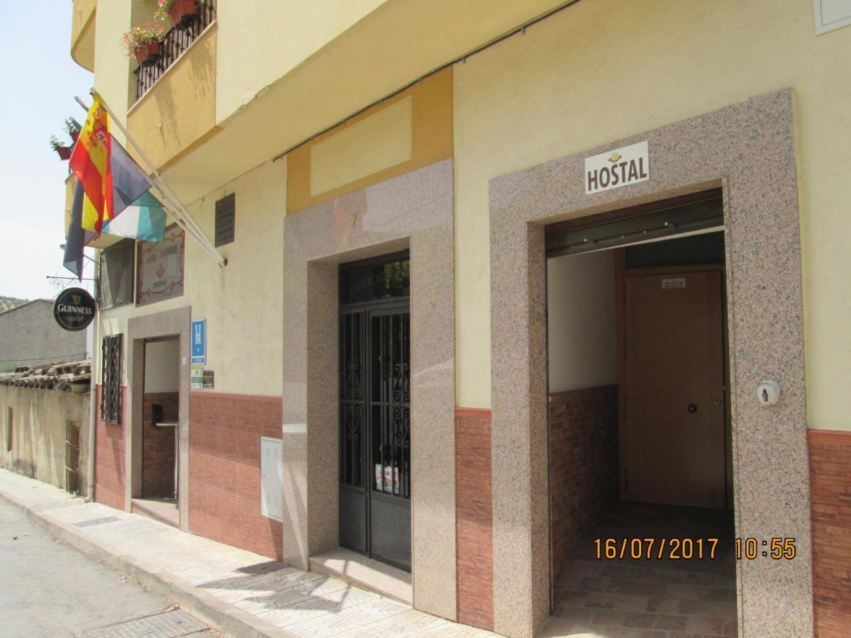 Hostal Banderas Fuensanta de Martos Bagian luar foto