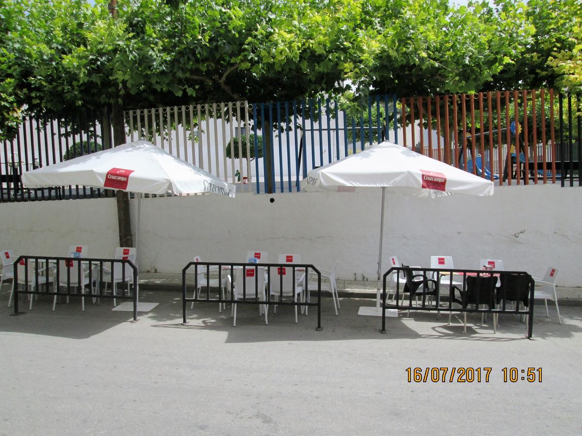Hostal Banderas Fuensanta de Martos Bagian luar foto